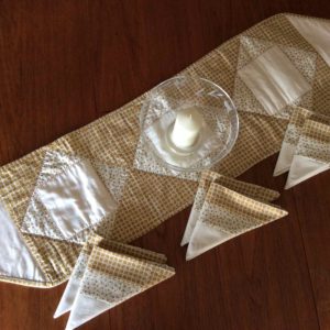 quilted table runner and napkins